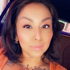 Meet your Posher, Claudia